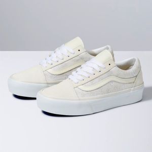 NWT Old Skool Platform Vans in Tonal Floral